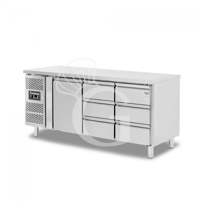 Mesa refrigerada con 1 puerta a la izquierda, 6 cajones de 1/3, profundidad 700 mm, temperatura -2°C/+8°C, motor a la izquierda