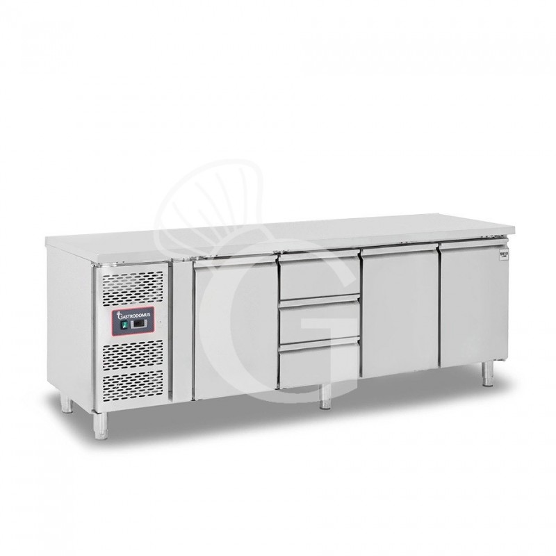 Mesa refrigerada con 3 puertas, 3 cajones de 1/3, profundidad 700 mm, temperatura -2°C/+8°C, motor a la izquierda