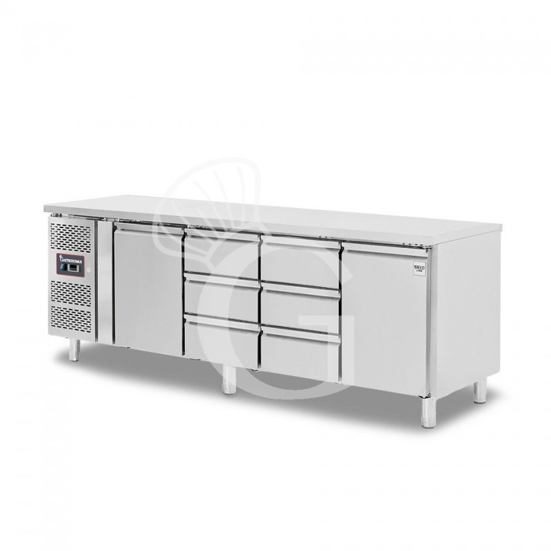 Mesa refrigerada con 2 puertas, 6 cajones de 1/3, profundidad 700 mm, temperatura -2°C/+8°C, motor a la izquierda