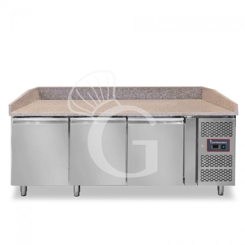 Mesa refrigerada para pizza ventilada para bandejas de 600 x 400 mm, equipada con 3 puertas y encimera de granito
