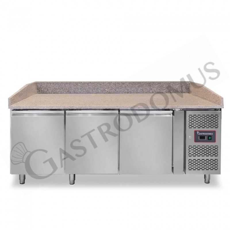 Mesa refrigerada para pizza ventilada para bandejas de 600 x 400 mm, equipada con 3 puertas y encimera de granito