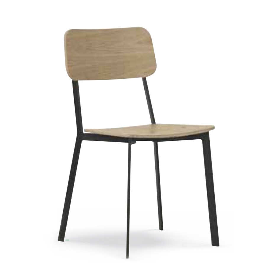 Silla con estructura de metal pintado y asiento de madera contrachapada