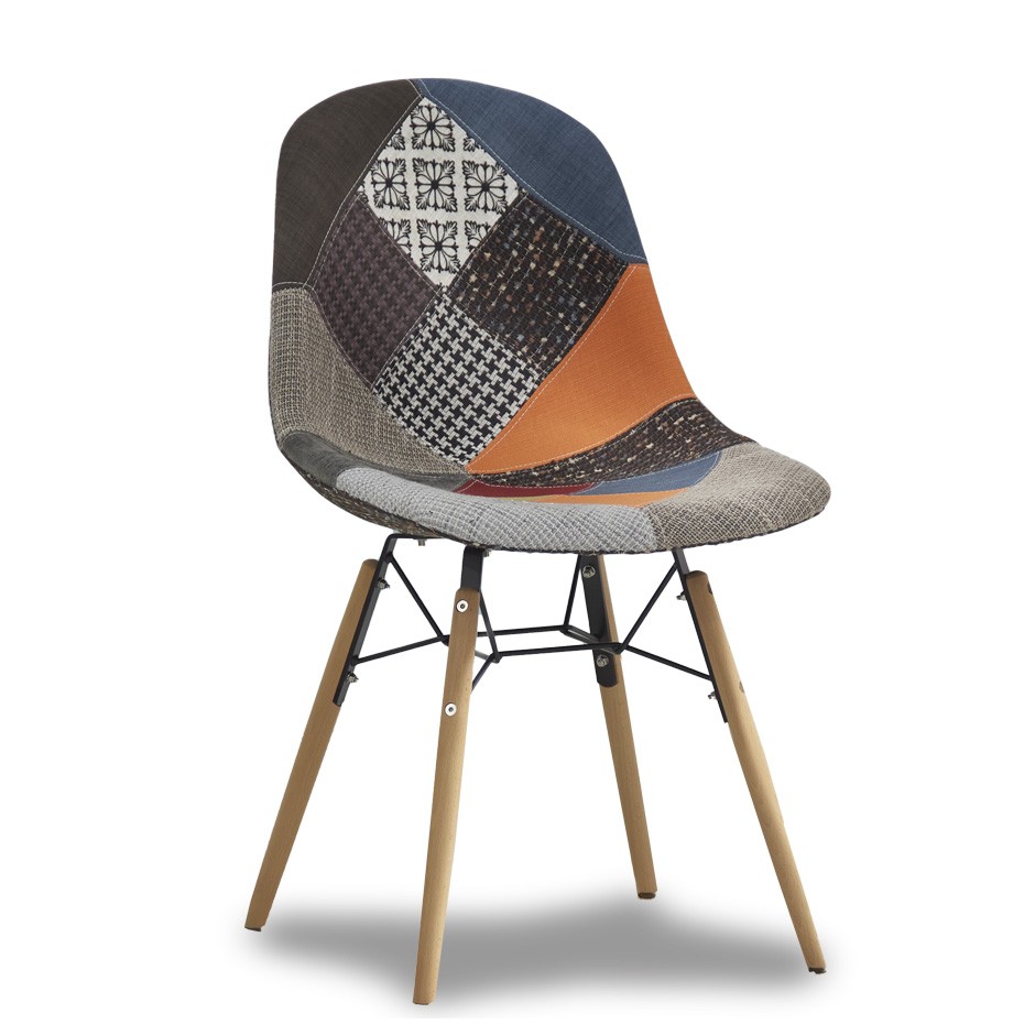 Silla con estructura de madera y metal, tapizado en tela. Dimensiones L 450 mm x P 400 mm x H 890 mm