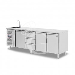 Mesa refrigerada con fregadero - 3 cajones 3 puertas - motor a la izquierda, Prof. 700 mm, temp. +2°C/+8°C, con grifo