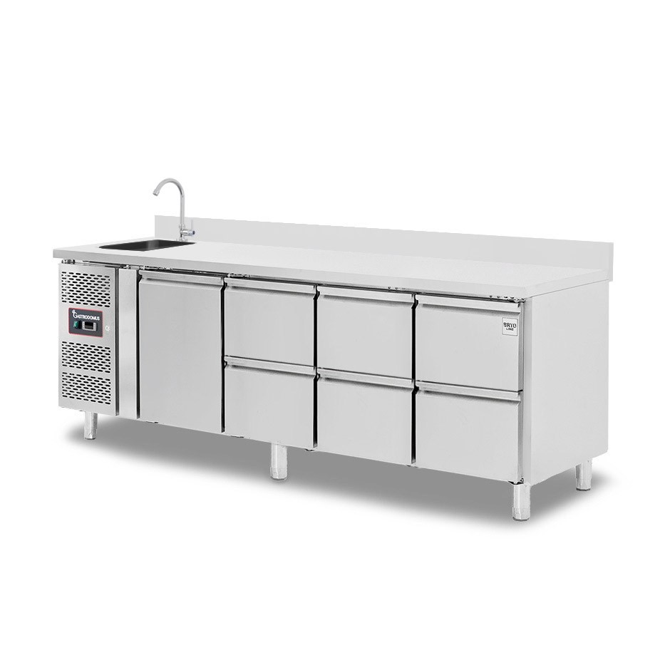 Mesa refrigerada 6 cajones 1 puerta con fregadero y peto, motor a la izquierda. Prof. 700 mm, temp. +2°C/+8°C, con grifo