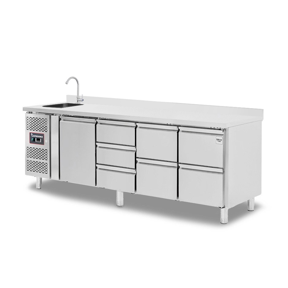 Mesa refrigerada 7 cajones 1 puerta con fregadero y peto, motor a la izquierda. Prof. 700 mm, temp. +2°C/+8°C, con grifo