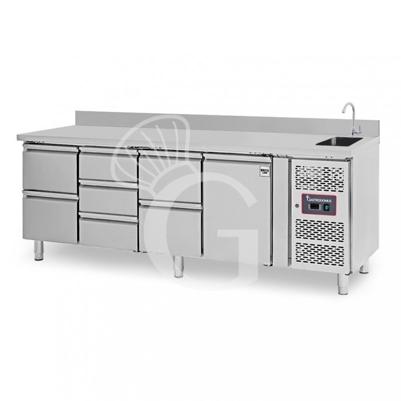 Mesa fregadero refrigerada con 7 cajones y 1 puerta con peto, profundidad 700 mm, temperatura +2°C/+8°C - grifo Ø 25 mm