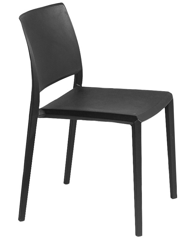 Silla con estructura, asiento y respaldo en polipropileno apilable