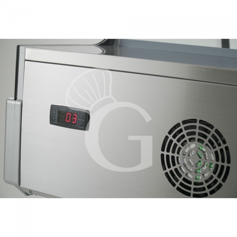 Expositor refrigerado ventilado exterior negro e inox, capacidad 255L  luz interior LED.