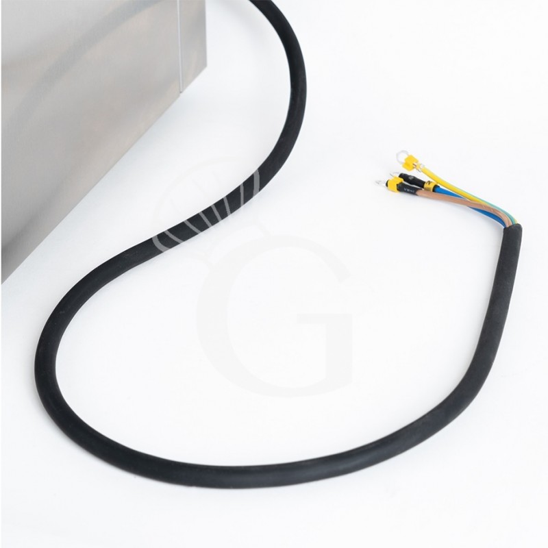 Detalle del cable en dotación sin enchufe