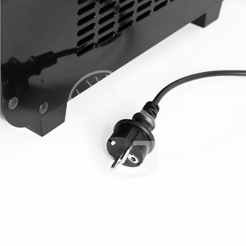 Detalle cable y enchufe