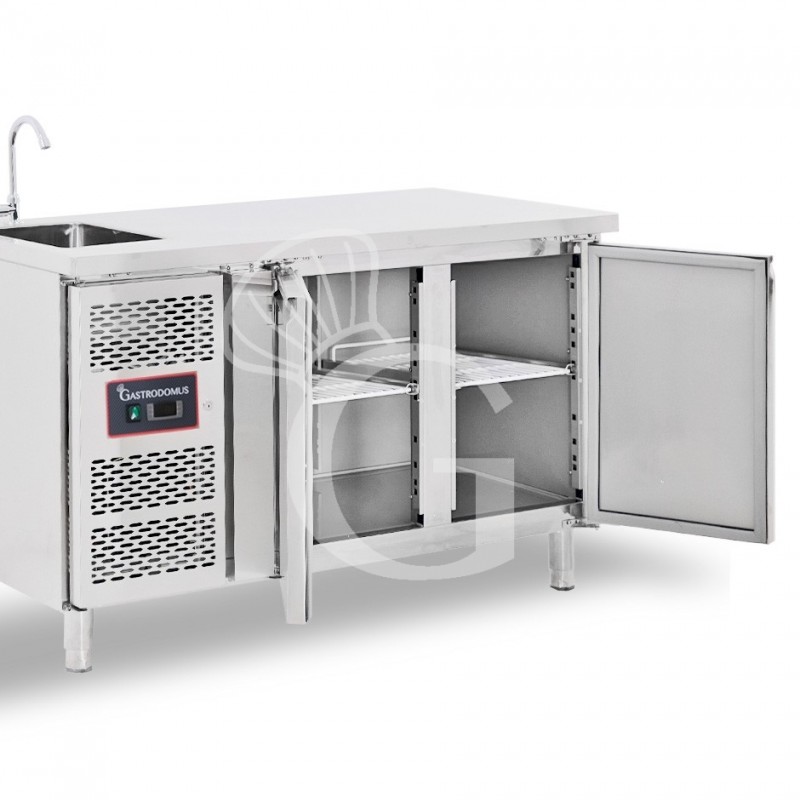 Mesa refrigerada de 2 puertas y fregadero, motor a la izquierda, P 700mm, +2 °C/+8 °C, equipada con grifo, clase energética C