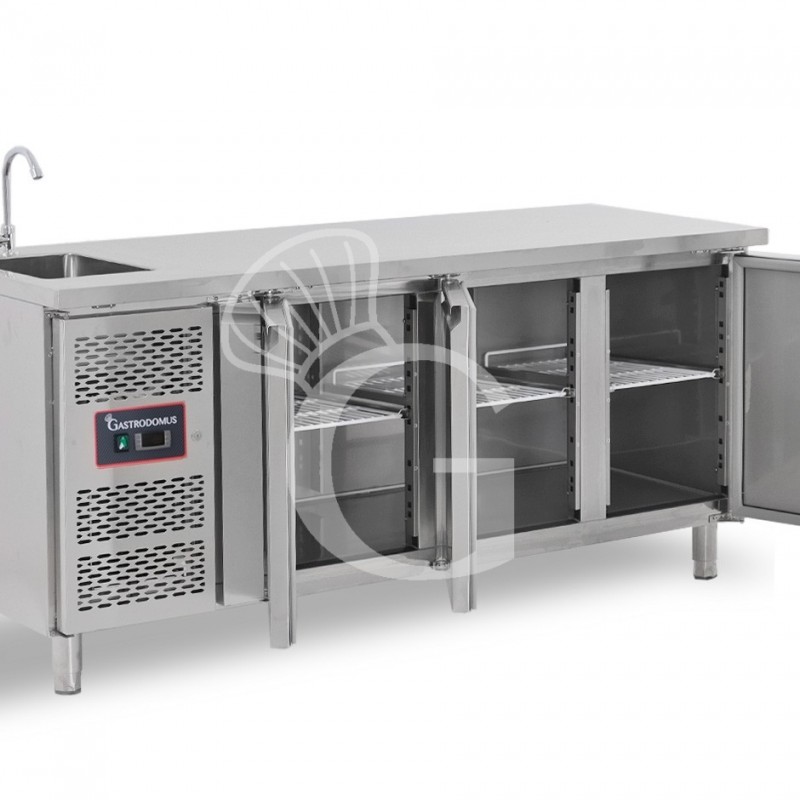 Mesa refrigerada de 3 puertas con fregadero, motor a la izquierda, P 700 mm, +2 °C / +8 °C, completa con grifo, clase C