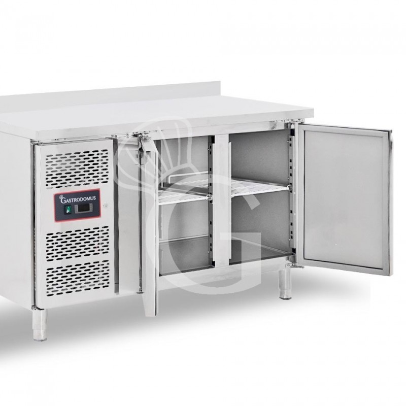 Mesa refrigerada 2 puertas, peto 700 mm de profundidad +2°C/+8°C motor a la izquierda, clase de eficiencia energética B