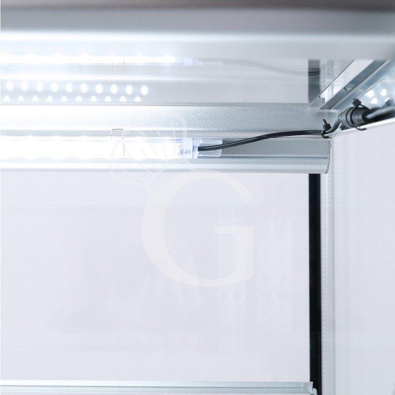 Vitrina Refrigerada Ventilada  300 LT +2°C/+8°C  4 lados de cristal