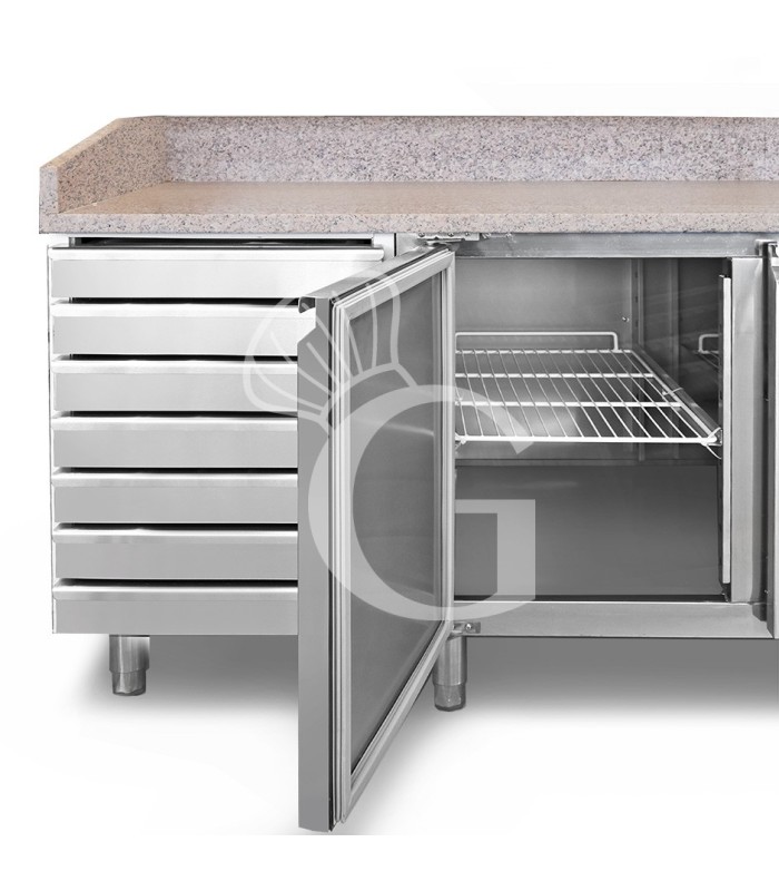 Mesa pizza refrigerada granito, 1 puerta, 7 cajones, vitrina 5 GN 1/3 + 1 GN 1/2, motor izq., 210 L