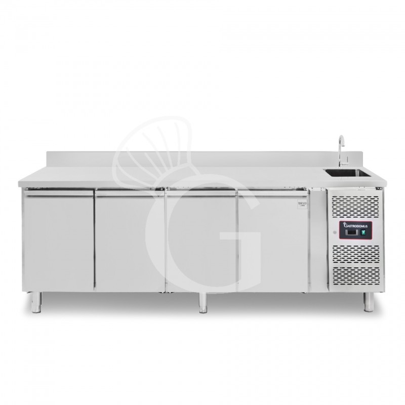 Mesa refrigerada 4 puertas con fregadero y peto motor derecho, Prof. 700 mm Temp.  -2°C/+8°C con grifo en dotación