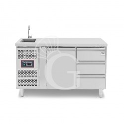 Mesa refrigerada con 3 cajones y 1 puerta con fregadero, motor a la izquierda, P 700 mm, +2 °C / +8 °C, completa con grifo
