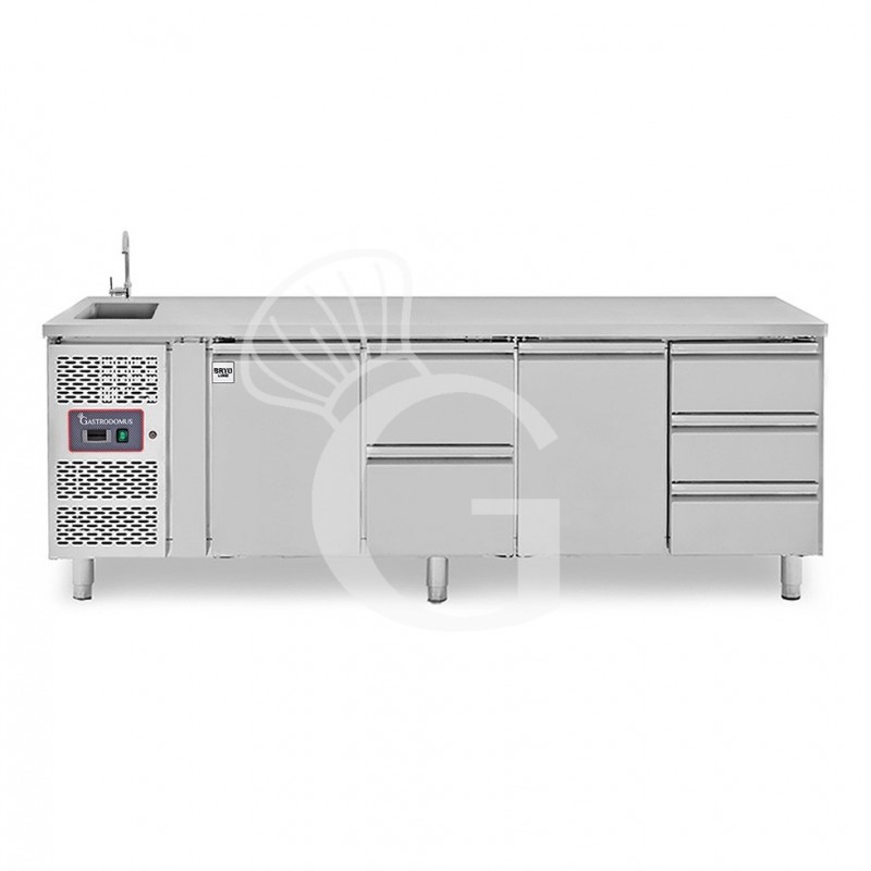 Mesa refrigerada con fregadero - 5 cajones 2 puertas, motor a la izquierda, Prof. 700 mm, temp. +2°C/+8°C, con grifo