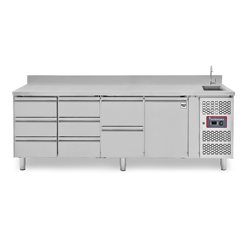 Mesa refrigerada 8 cajones 1 puerta con fregadero y peto , Prof. 700 mm, Temp. +2ºC/+8ºC, grifo incluido