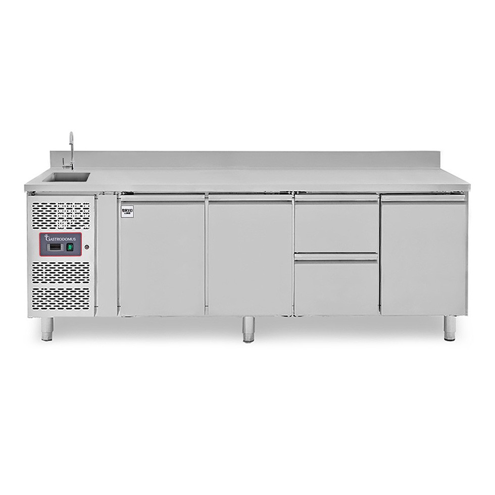 Mesa refrigerada 2 cajones 3 puertas con fregadero y peto, motor a la izquierda, Prof. 700 mm, temp. +2°C/+8°C, con grifo.