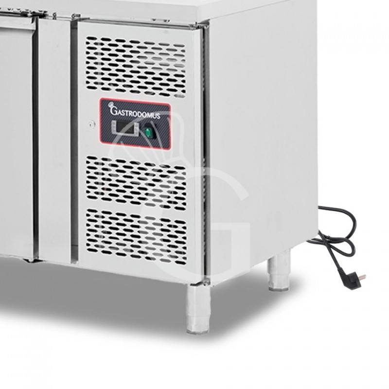 Mesa fregadero refrigerada con peto equipada con 4 cajones y 1 puerta, profundidad 700 mm, temperatura +2°C/+8°C - grifo Ø 25 mm