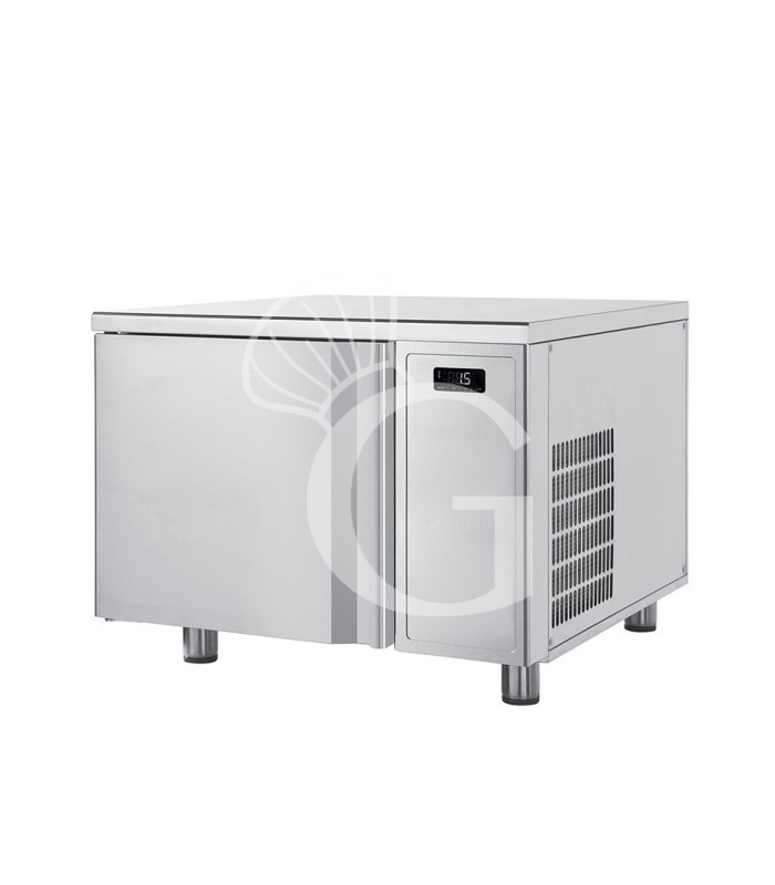 Abatidor de temperatura digital de acero inoxidable capacidad para 3 bandejas/rejillas GN 2/3