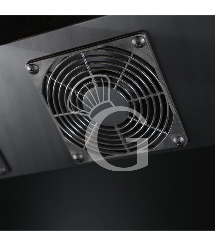 Expositor refrigerado ventilado para bebidas con 2 puertas correderas, capacidad 590 L, +2 °C a +10 °C, color negro