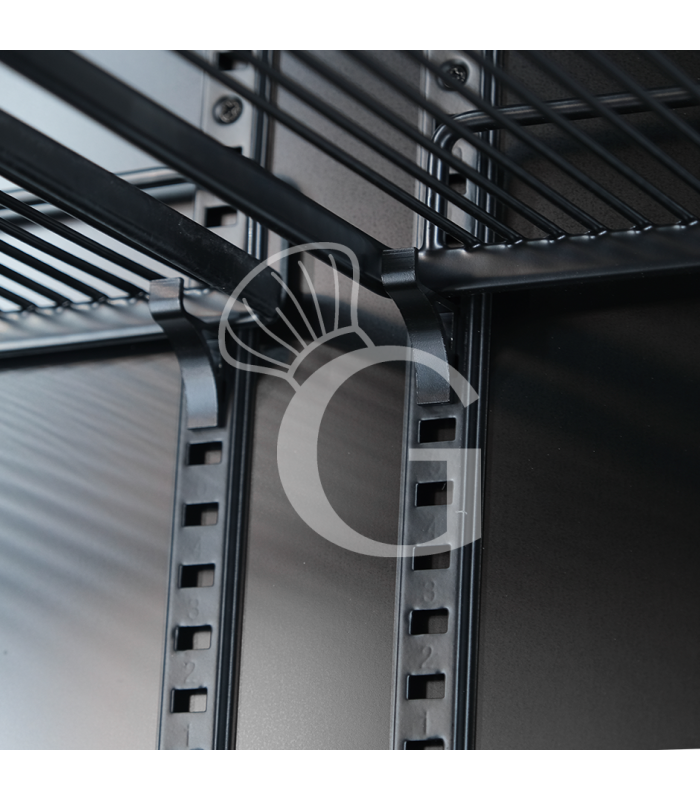 Expositor refrigerado ventilado para bebidas con doble puerta corredera - 490 L ,+2 °C / +10 °C, color negro
