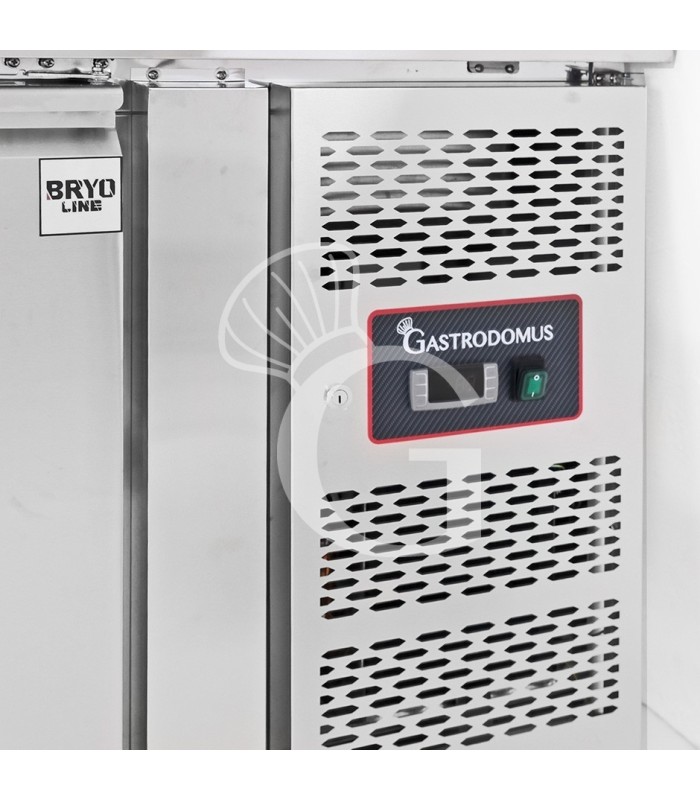 Mesa refrigerada con fregadero con 6 cajones, 1 puerta y peto, profundidad 700 mm, temp. +2°C/+8°C, con grifo