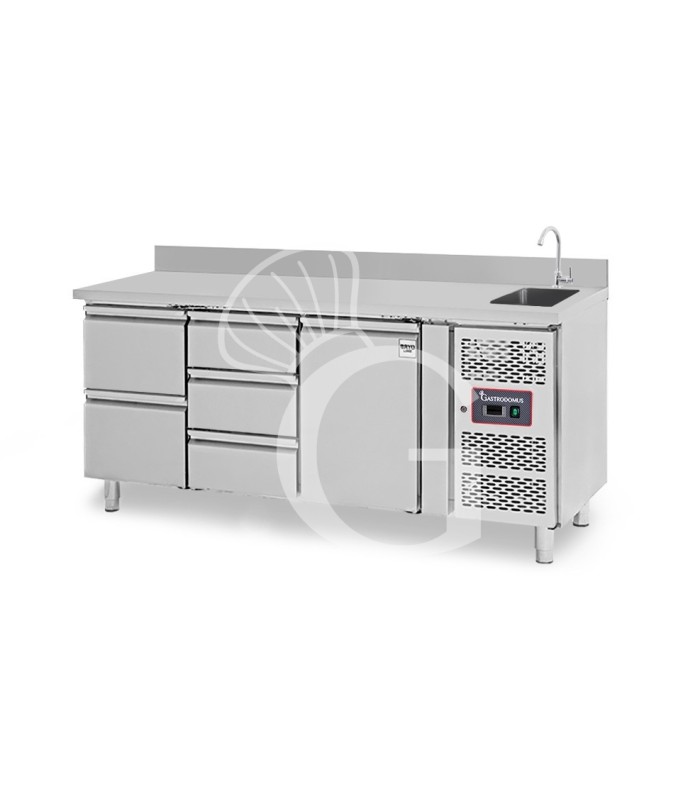 Mesa refrigerada con fregadero 5 cajones, 1 puerta y peto, prof. 700 mm, temp. +2°C/+8°C, incluye grifo