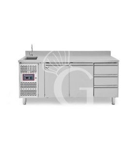 Mesa refrigerada 3 cajones 2 puertas con fregadero y peto , motor lado izquierdo Prof. 700 mm, Temp. +2ºC/+8ºC, grifo incluido