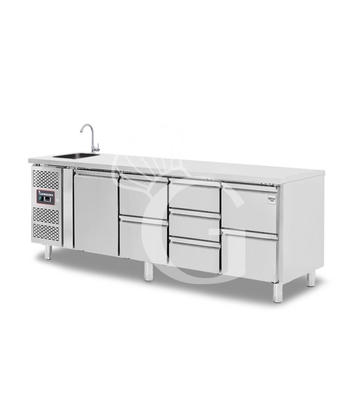 Mesa refrigerada con fregadero 7 cajones 1 puerta, motor a la izquierda Prof. 700 mm, temp. +2°C/+8°C, con grifo
