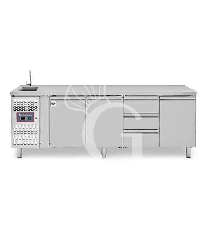 Mesa refrigerada con fregadero - 3 cajones y 3 puertas, motor a la izquierda, Prof. 700 mm, temp. +2°C/+8°C, con grifo