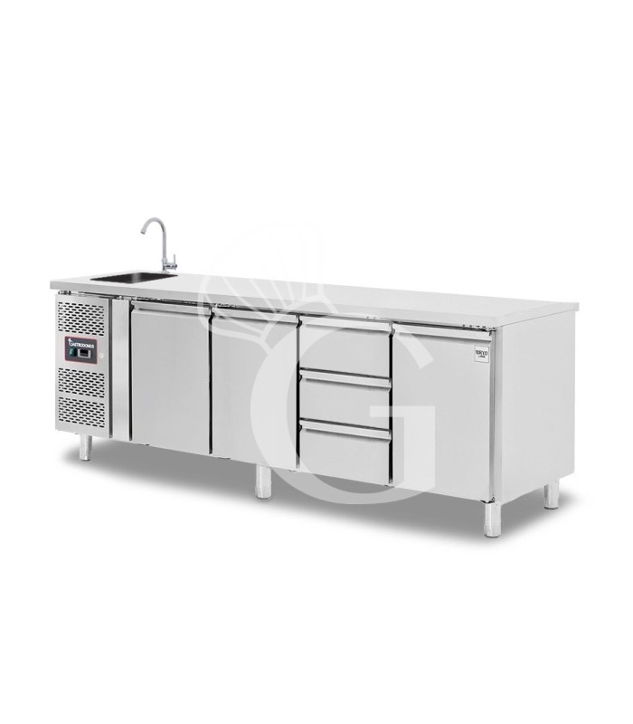 Mesa refrigerada con fregadero - 3 cajones y 3 puertas, motor a la izquierda, Prof. 700 mm, temp. +2°C/+8°C, con grifo