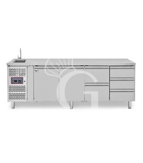Mesa refrigerada con fregadero - 5 cajones 2 puertas ,motor a la izquierda, Prof. 700 mm, temp. +2°C/+8°C, con grifo