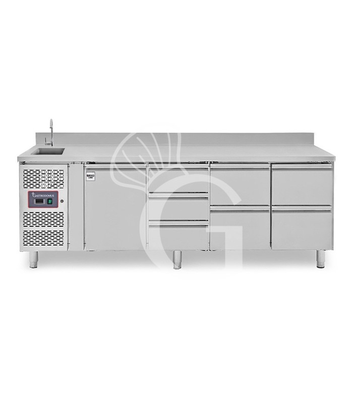 Mesa refrigerada 7 cajones 1 puerta con fregadero y peto, motor a la izquierda. Prof. 700 mm, temp. +2°C/+8°C, con grifo