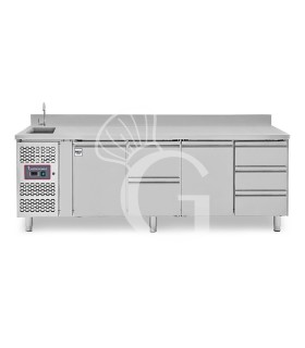 Mesa refrigerada 5 cajones 2 puertas con fregadero y peto, motor a la izquierda, Prof. 700 mm, temp. +2°C/+8°C, con grifo