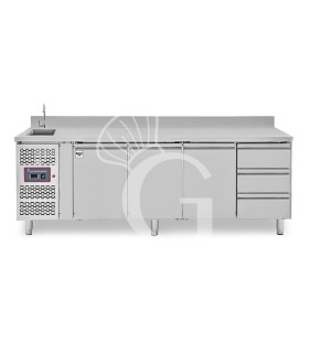 Mesa refrigerada con fregadero, armario, 3 cajones, 3 puertas con peto, motor a la izquierda, P 700 mm, +2 °C/+8 °C, con grifo