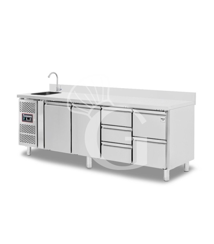 Mesa refrigerada 5 cajones 2 puertas con fregadero y peto, motor a la izquierda, Prof. 700 mm, temp. +2°C/+8°C, con grifo.