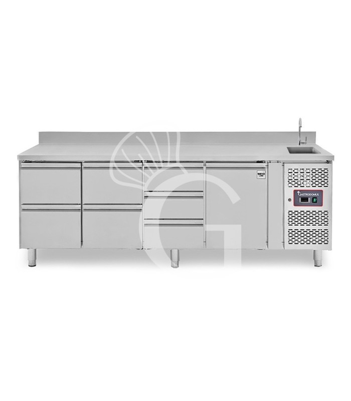 Mesa refrigerada 7 cajones 1 puerta con fregadero y peto, Prof. 700 mm, Temp. +2ºC/+8ºC, grifo incluido