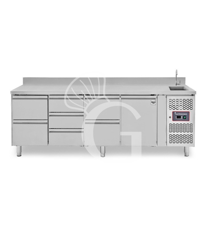 Mesa refrigerada 7 cajones 1 puerta con fregadero y peto , Prof. 700 mm, Temp. +2ºC/+8ºC, grifo incluido
