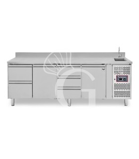 Mesa refrigerada 5 cajones 2 puertas con fregadero y peto , Prof.700 mm, Temp. +2ºC/+8ºC, grifo incluido