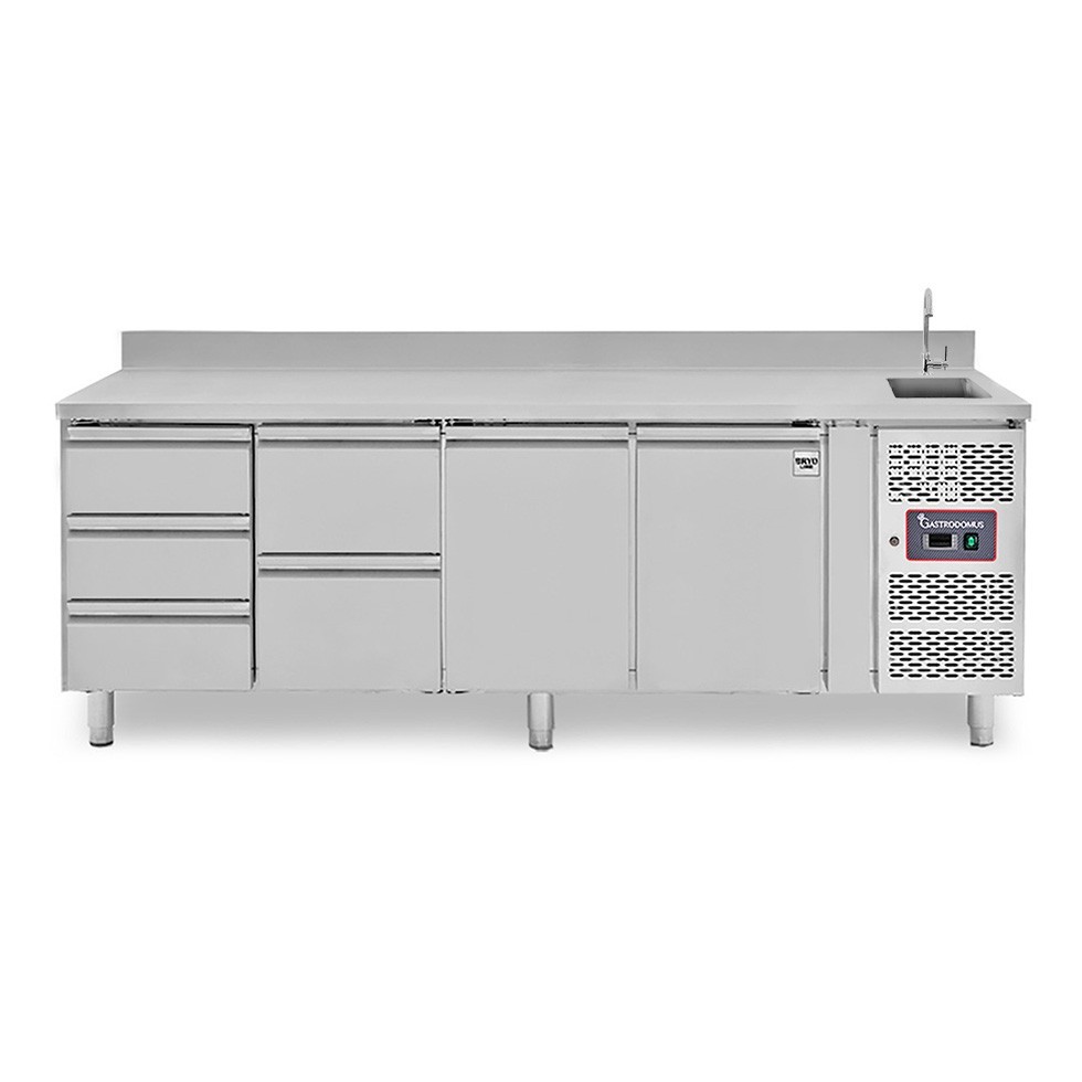 Mesa refrigerada 5 cajones  puertas con fregadero y peto, Prof.700 mm, Temp. +2ºC/+8ºC, grifo incluido