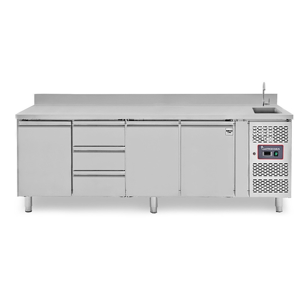 Mesa refrigerada 3cajones 3 puertas con fregadero y peto . Prof. 700 mm , Temp. +2ºC/+8ºC, grifo incluido