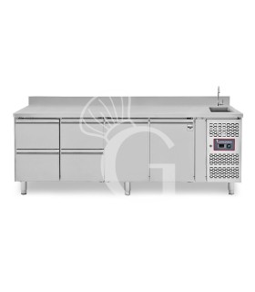 Mesa refrigerada 4 cajones 2 puertas con fregadero y peto , Prof. 700 mm, Temp. +2ºC/+8ºC, grifo incluido