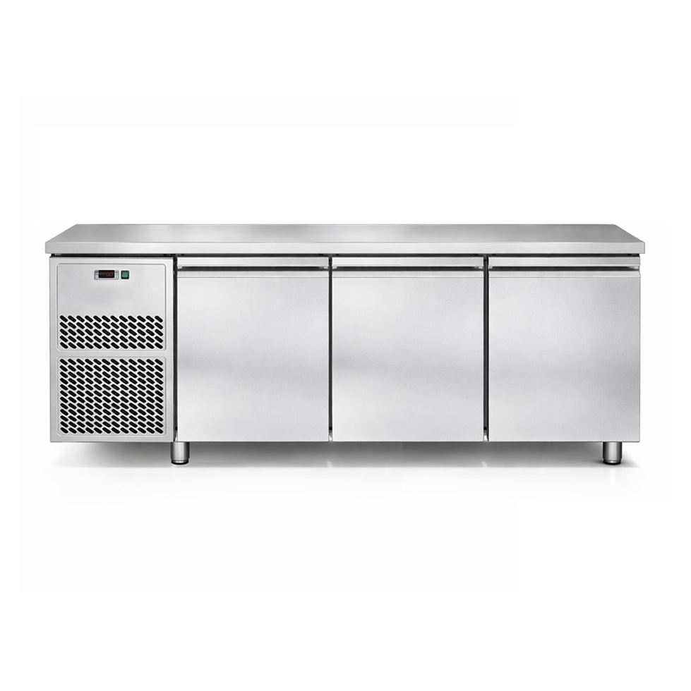 Mesa Refrigerada 3 puertas 600 mm de profundidad -18°C/-22°C motor a la izquierda clase de eficiencia energética G