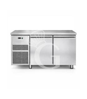 Mesa refrigerada 2 puertas, prof.  700 mm 0°C/+10°C, motor a la izquierda, clase energética D