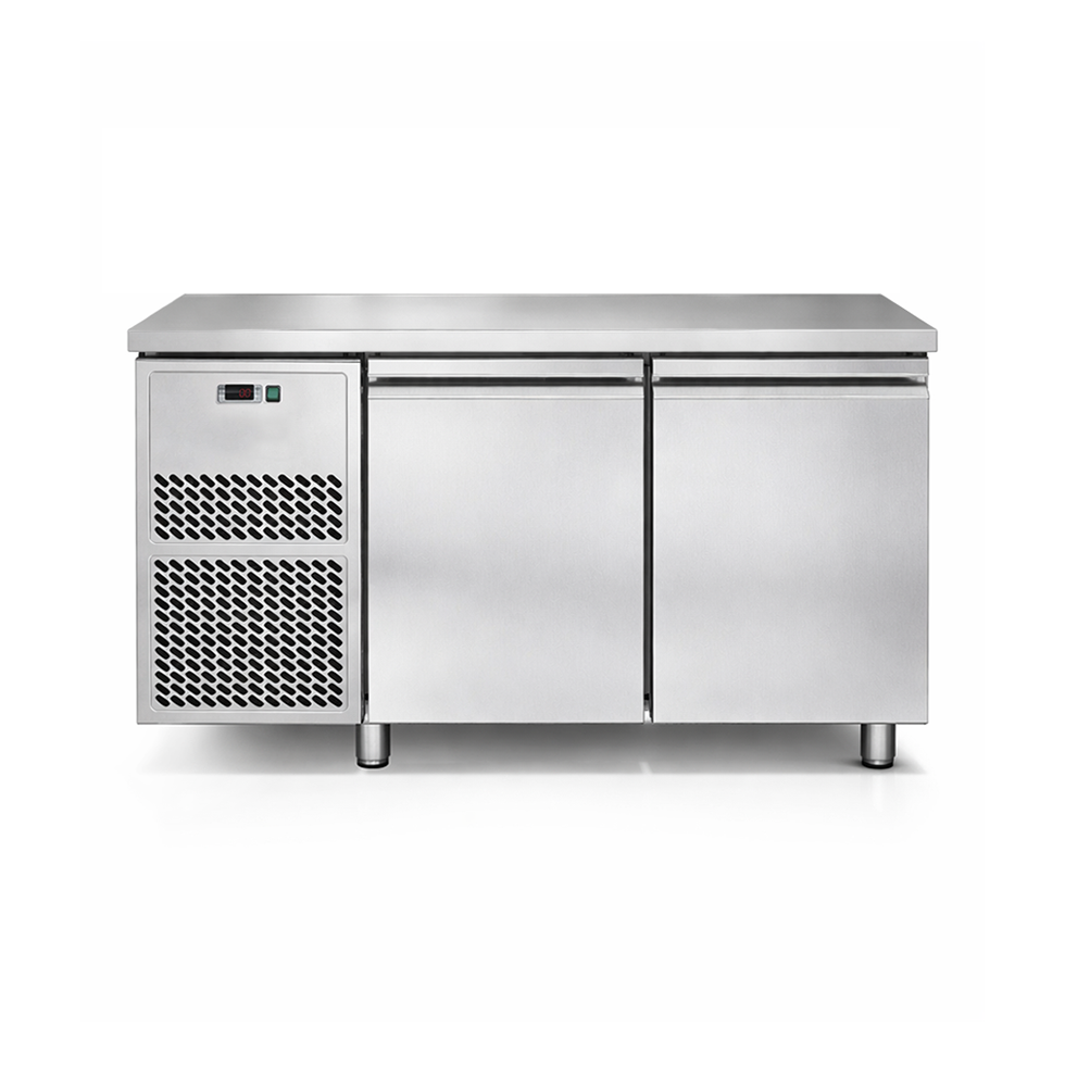 Mesa refrigerada 2 puertas, prof.  700 mm 0°C/+10°C, motor a la izquierda, clase energética D