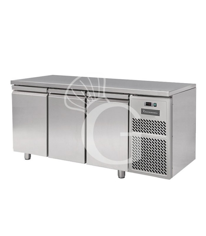 Mesa Refrigerada 3 puertas 700 mm de profundidad 0°C/+10°C motor a distancia